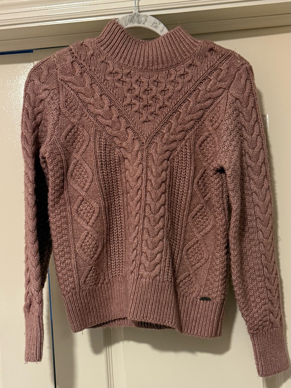 Abercrombie & Fitch Dusty Rose Cable Knit Sweater